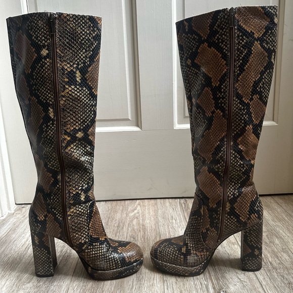 Gorgeous Snakeskin Tall Boots - Picture 4 of 9